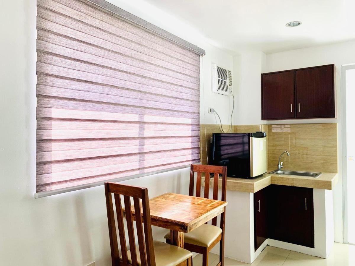 Crosswinds Hotel Paranaque City Екстер'єр фото