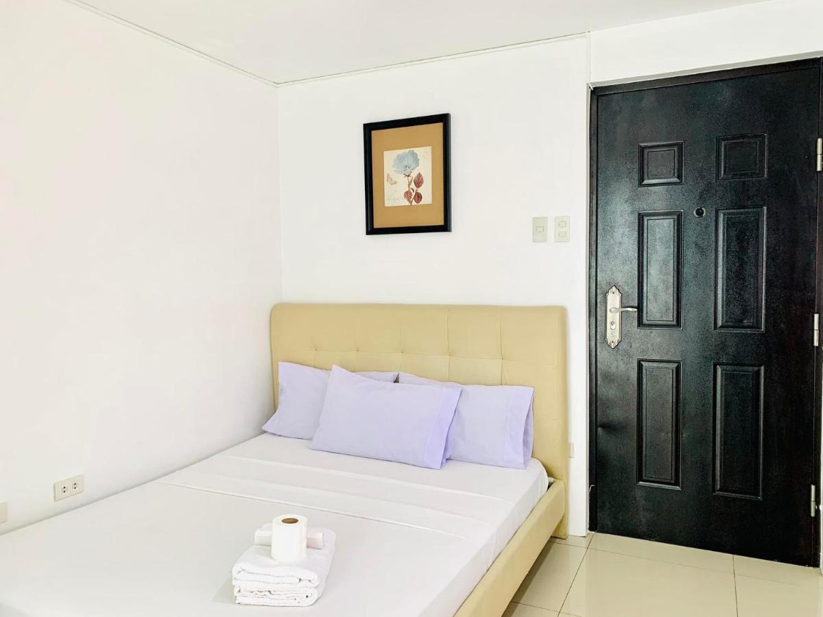 Crosswinds Hotel Paranaque City Екстер'єр фото
