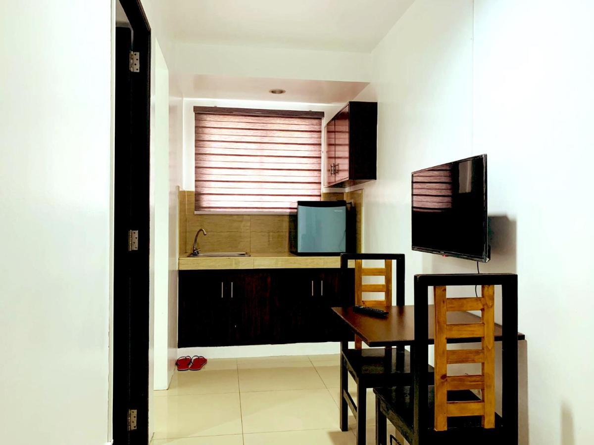 Crosswinds Hotel Paranaque City Екстер'єр фото