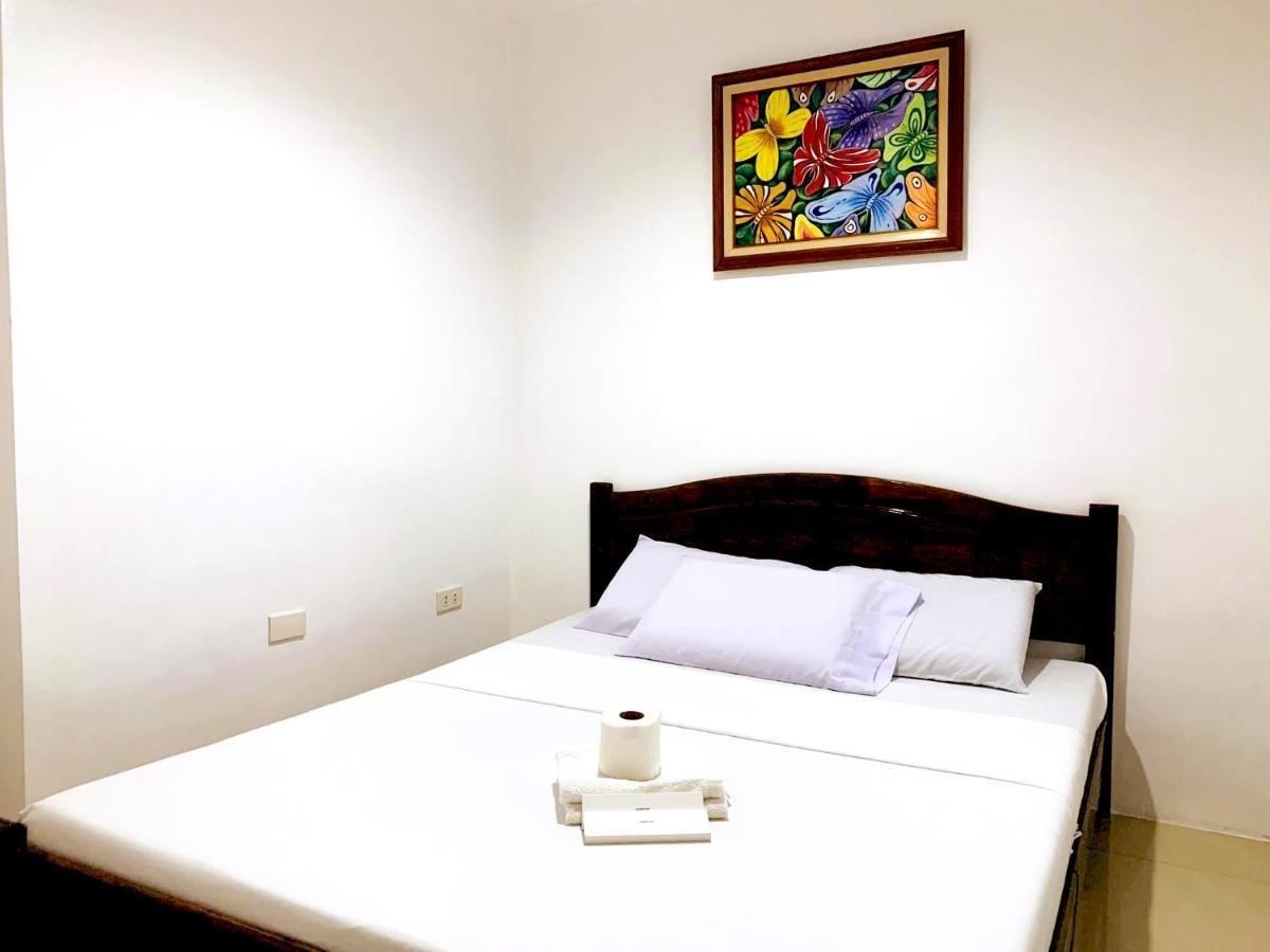 Crosswinds Hotel Paranaque City Екстер'єр фото