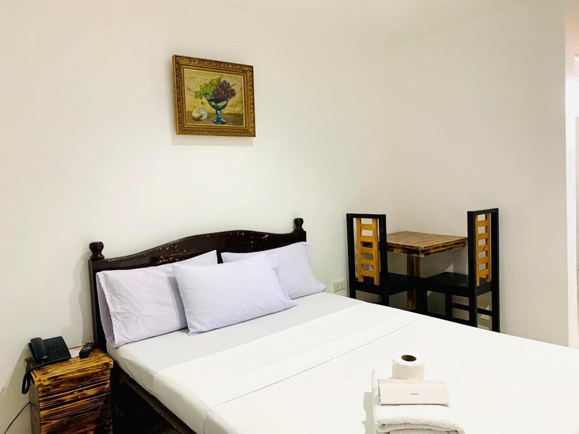 Crosswinds Hotel Paranaque City Екстер'єр фото
