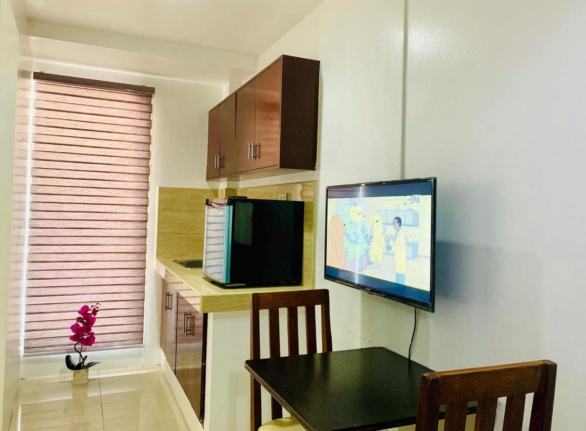 Crosswinds Hotel Paranaque City Екстер'єр фото